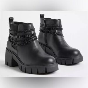 Torrid Black Chunky Ankle chain Boots sz 8ww